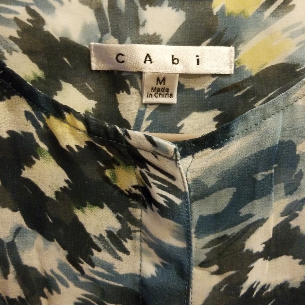 Lovely CAbi sleeveless top EUC!